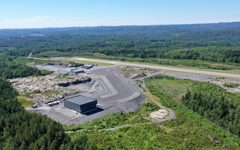 Dronefoto av ERE Flyhangar på Gullknapp